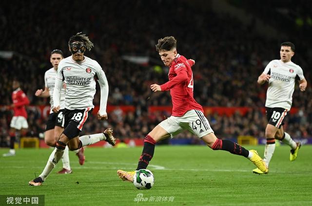 一个象征着 一个象征着