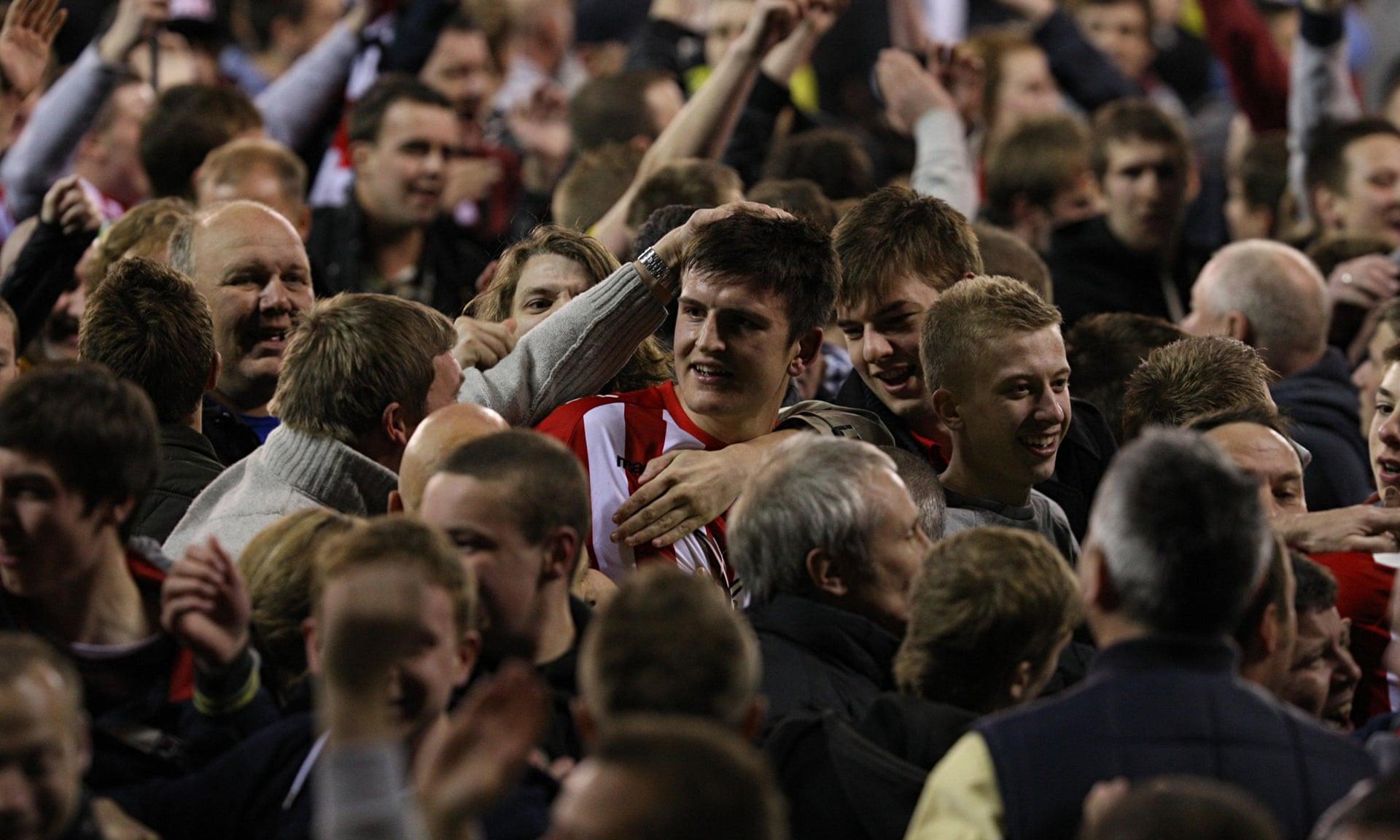 雖然他目前 雖然他目前